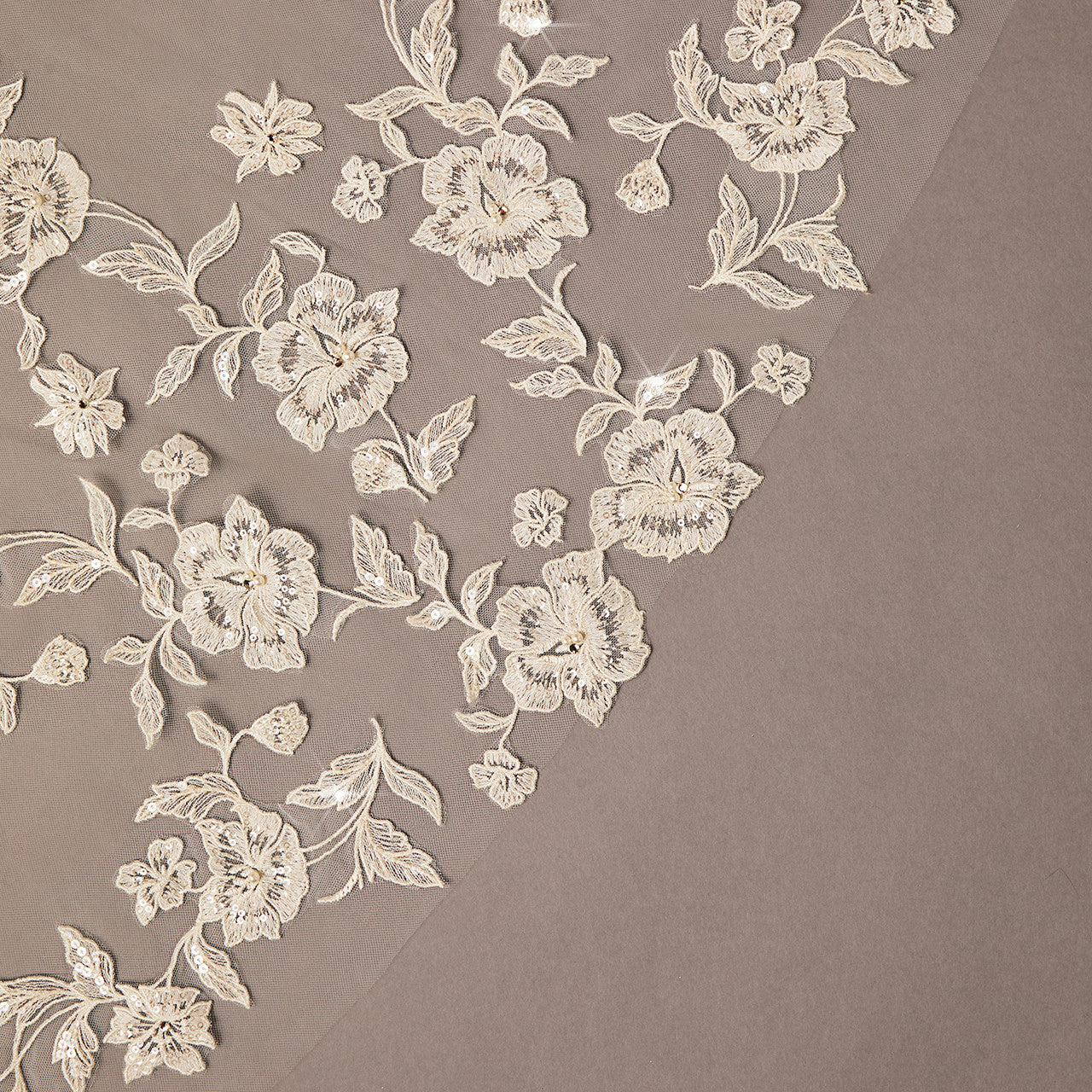 Waltz Mantilla Bridal Veil | V2688WZ-M