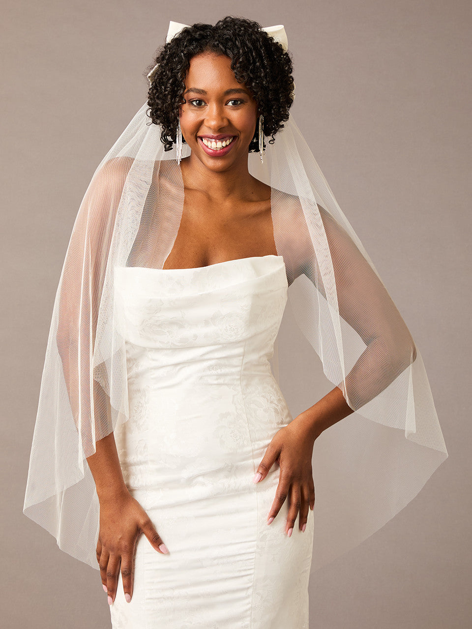 Bridal Veil V2578SF