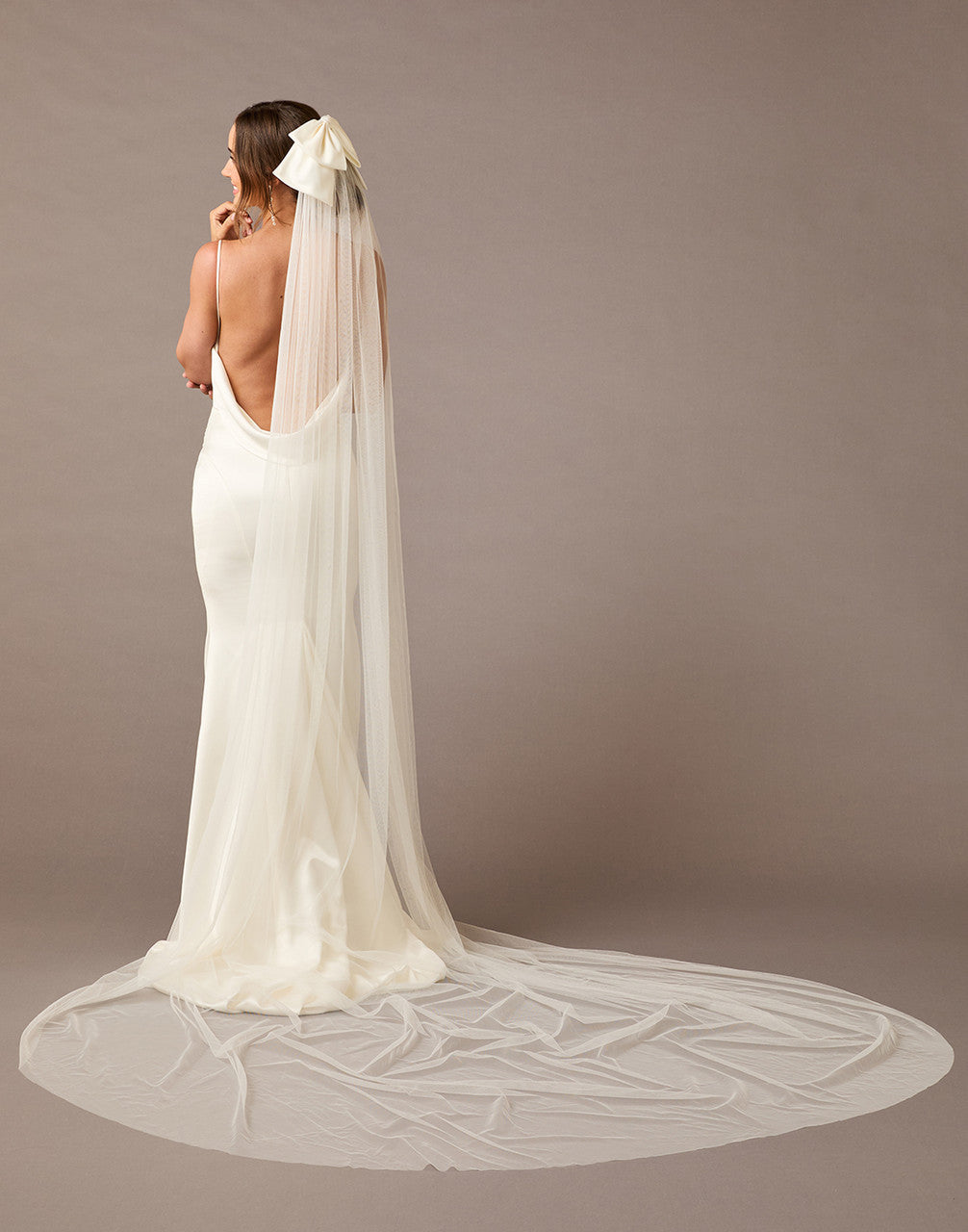 Cathedral Bridal Veil V2578RC