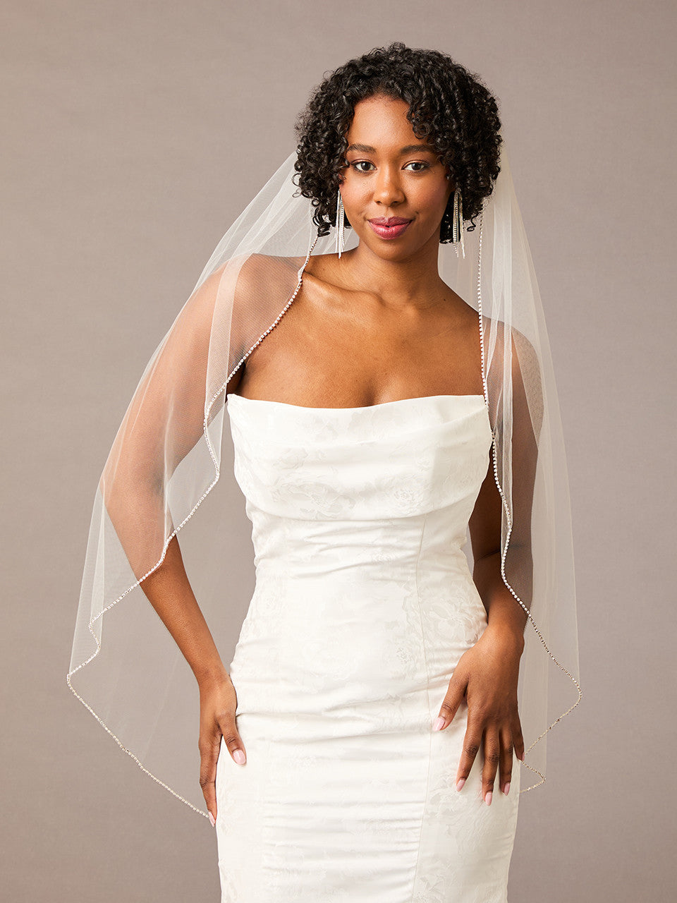 Bridal Veil V2581SF