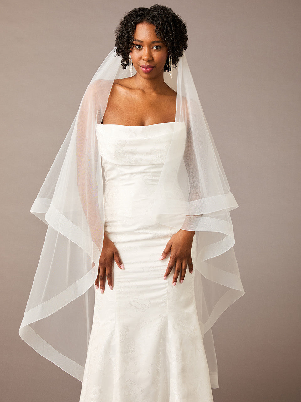 Bridal Veil V2580WZ