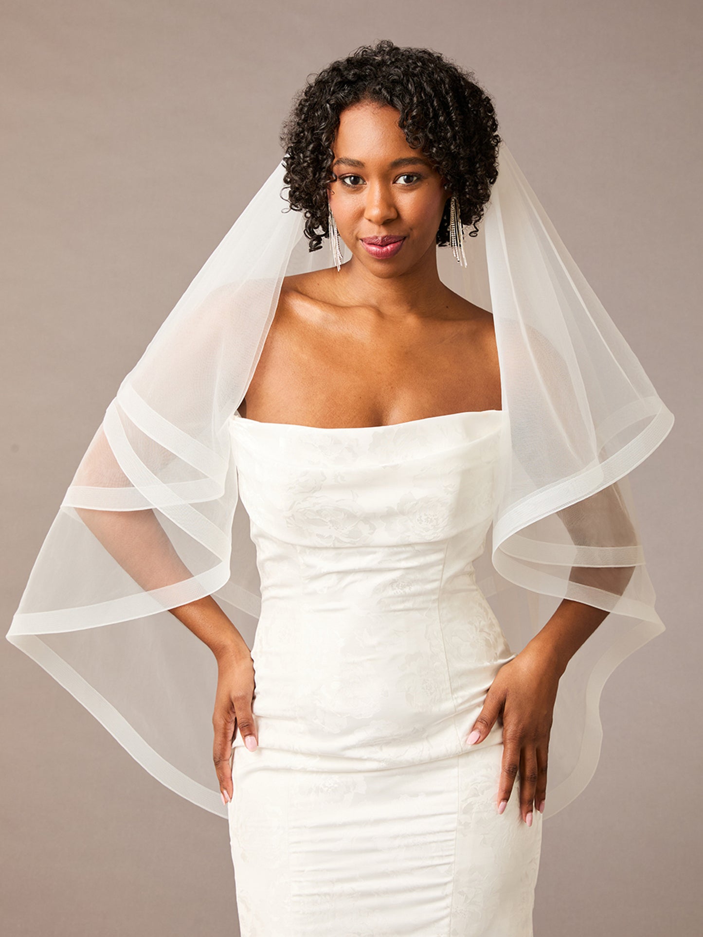 Bridal Veil V2580F
