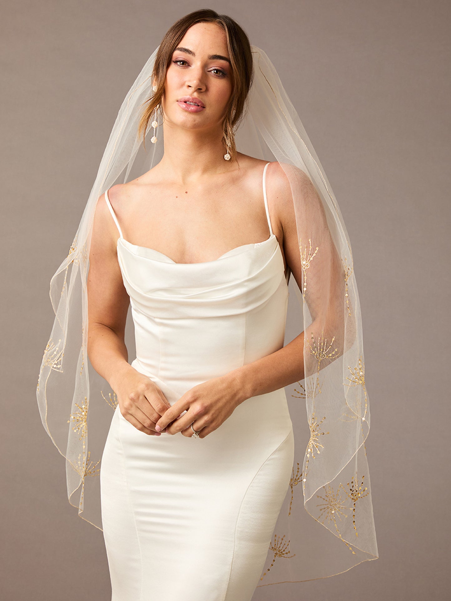 Bridal Veil V2577SF