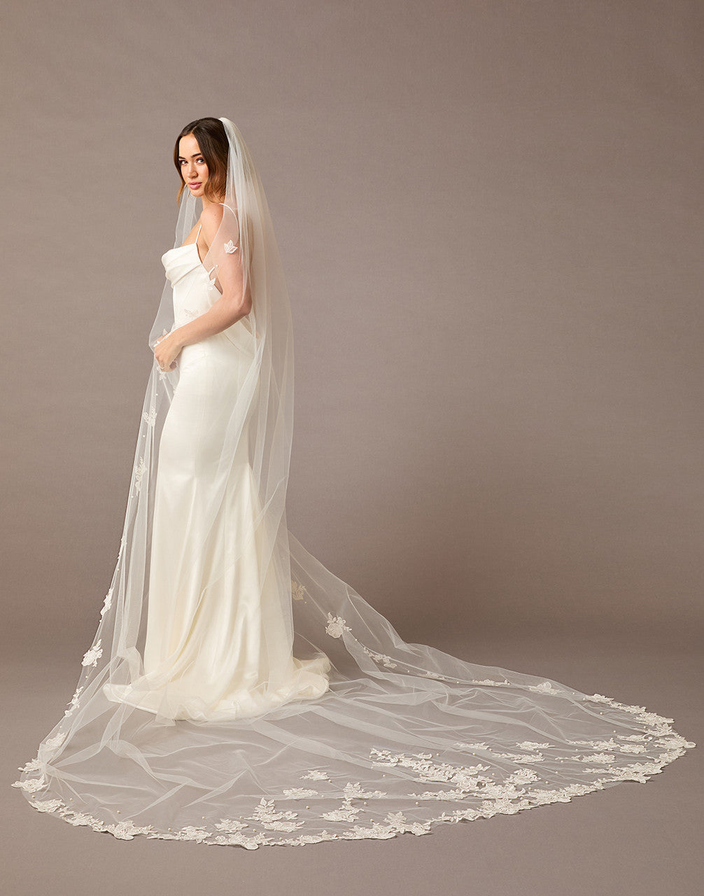 Royal Cathedral Bridal Veil V2594RC