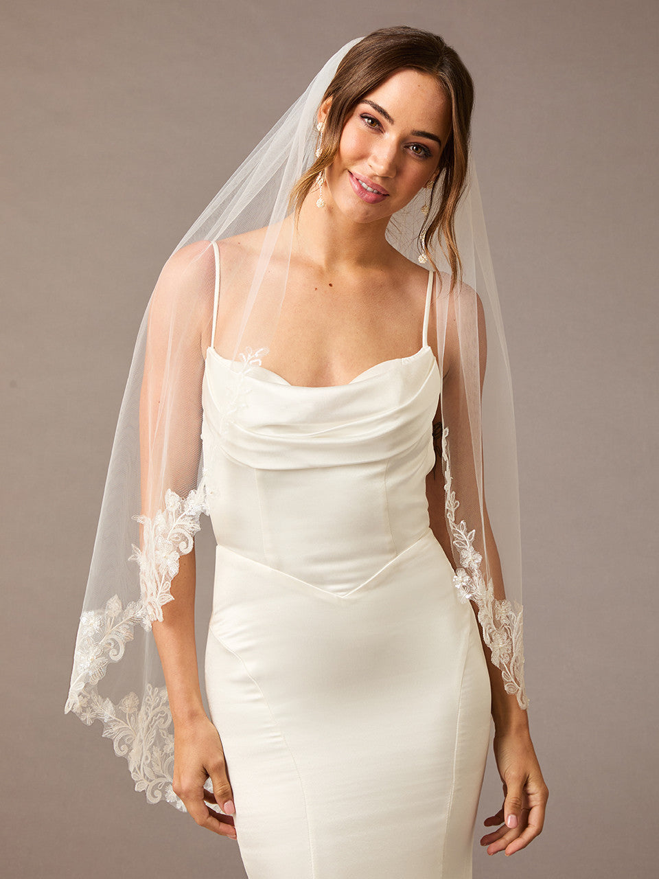 Bridal Veil V2598SF