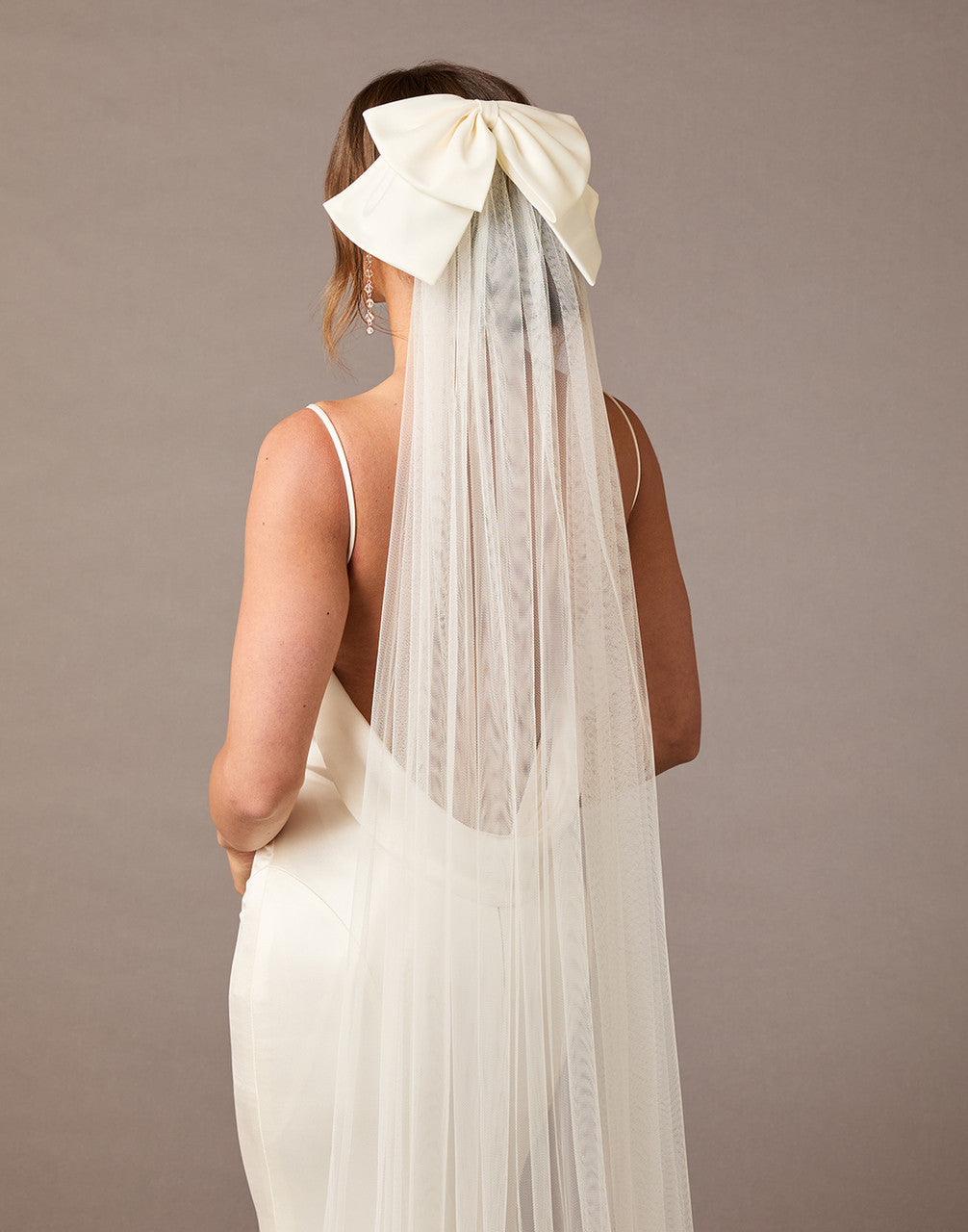 Cathedral Bridal Veil V2578RC