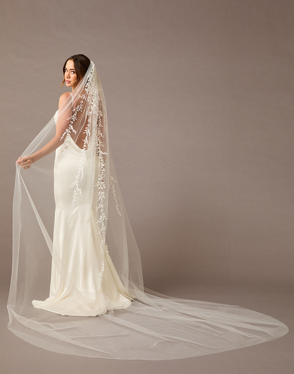 Royal Cathedral Bridal Veil V2589RC