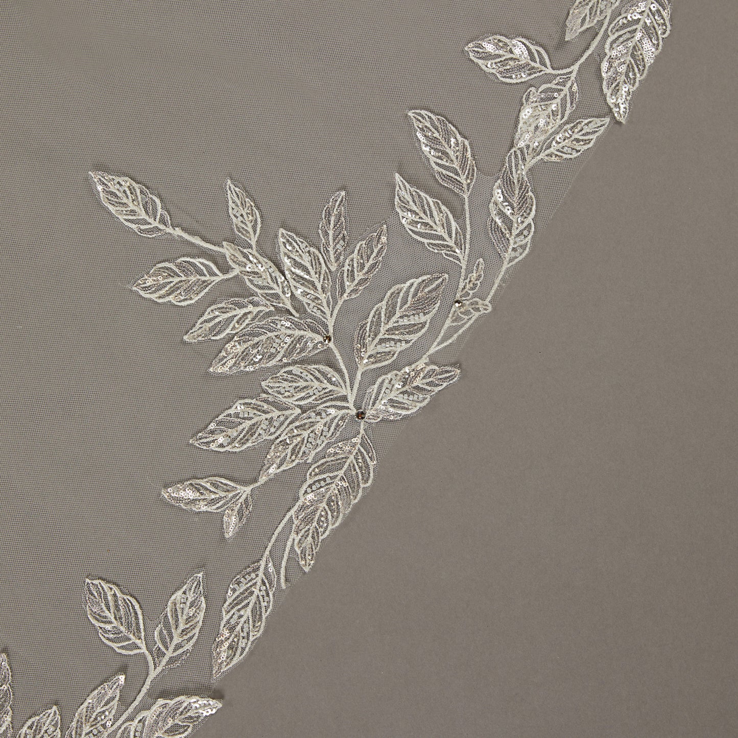 V2498WRC Wide Royal Cathedral Veil