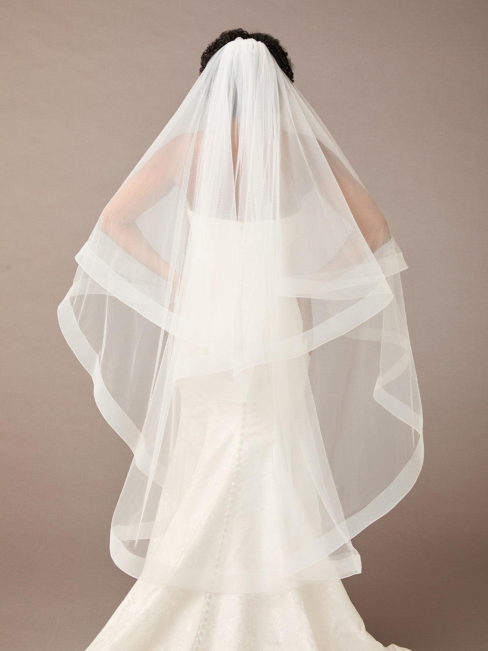 Bridal Veil V2580WZ