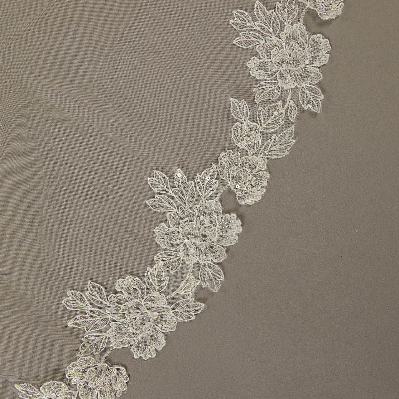 V2497WRC Wide Royal Cathedral Veil