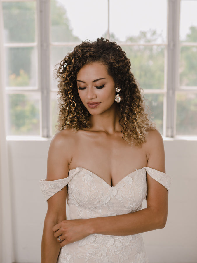 E2158 Bridal Floral Earrings