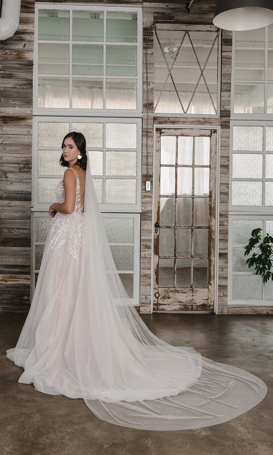 V2103C Cathedral Veil