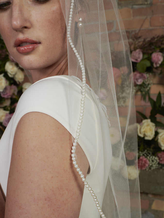 Bridal Veil V2104SF