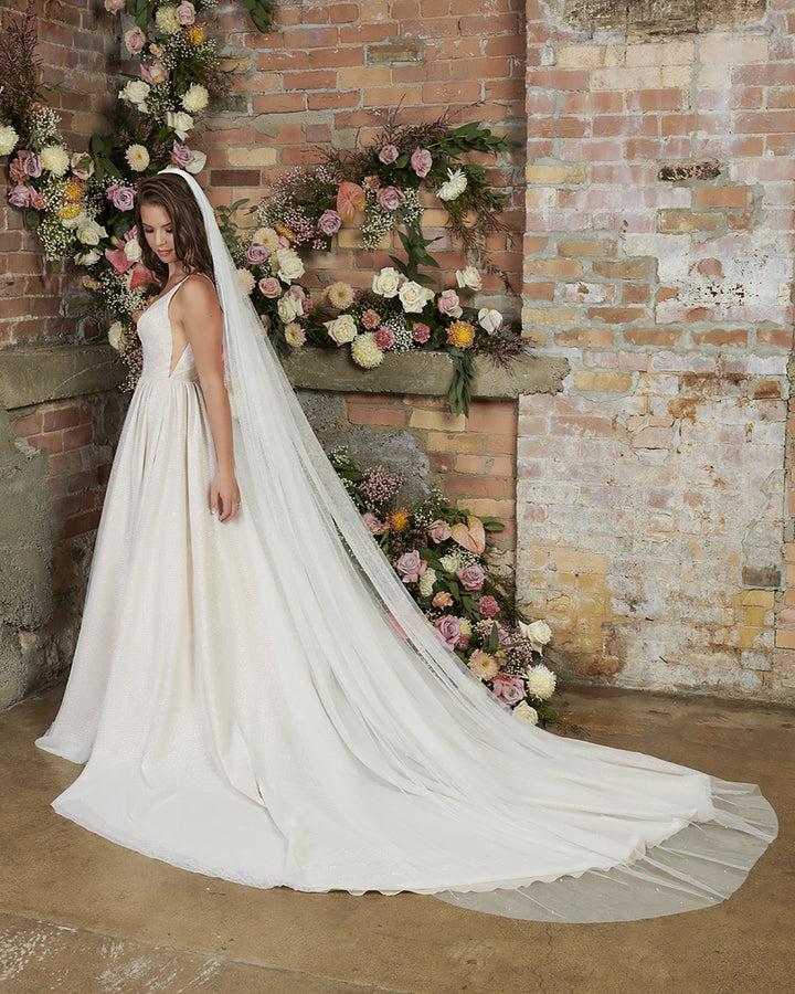 Cathedral Bridal Veil V2293C