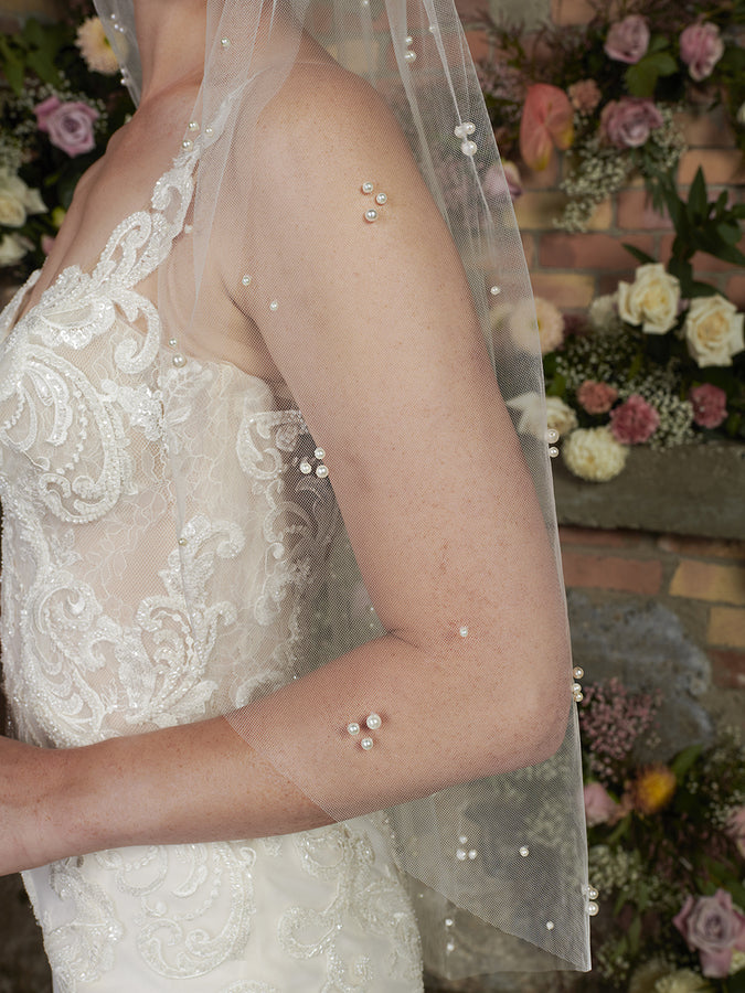 Bridal Veil V2295SF