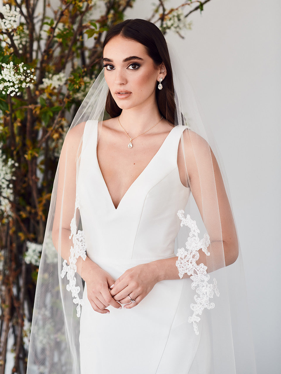V2385WZ Waltz Bridal Veil