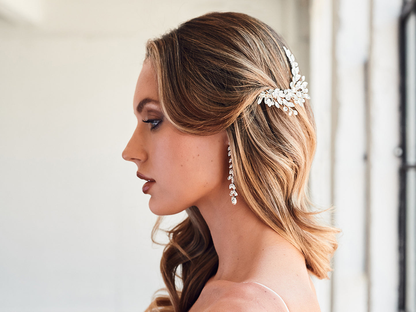 HC2325 Bridal Hair Comb