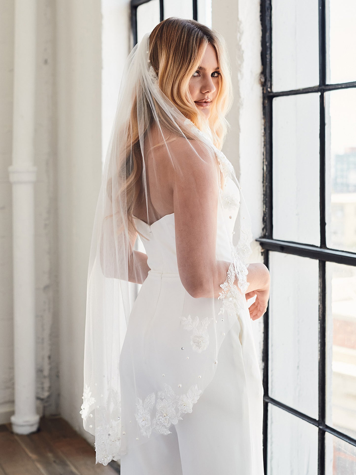 V2387SF Single Tier Bridal Veil