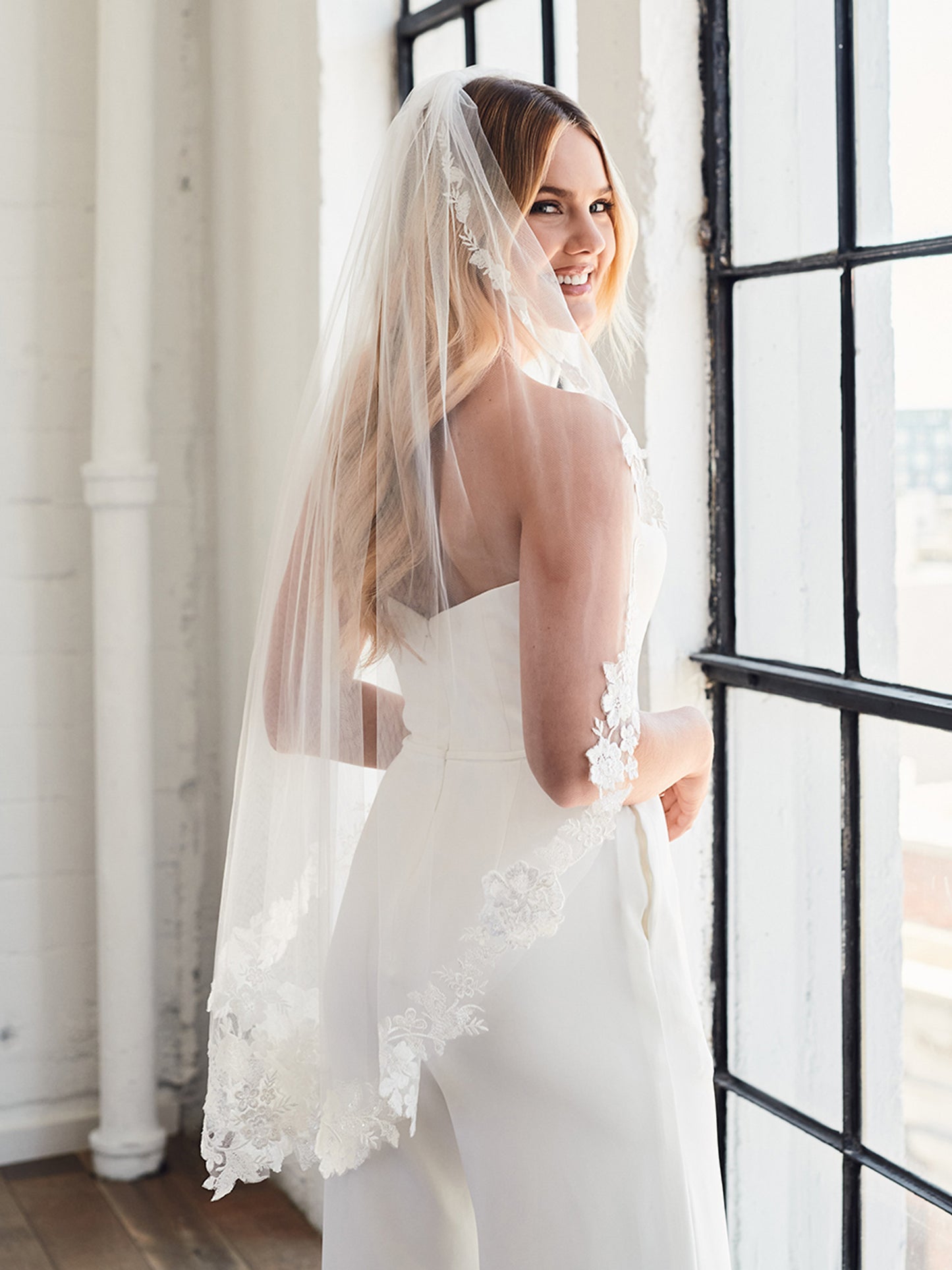 V2397SF Single Tier Bridal Veil
