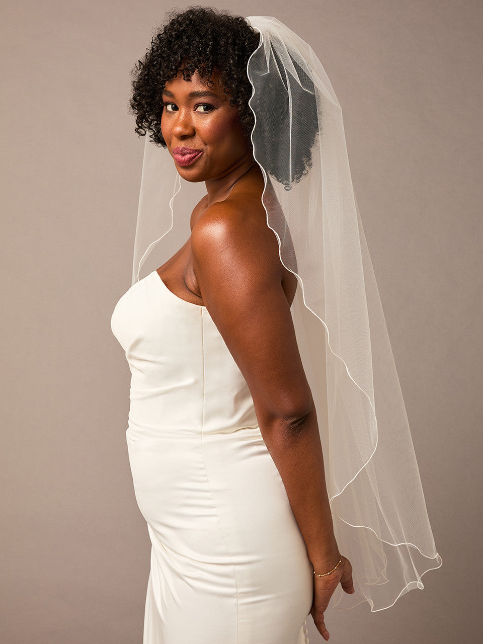 Bridal Veil V2669SF