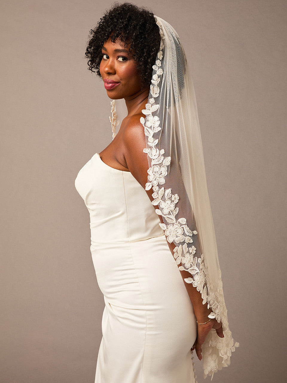 Single Fingertip Bridal Veil | V2682SF-L