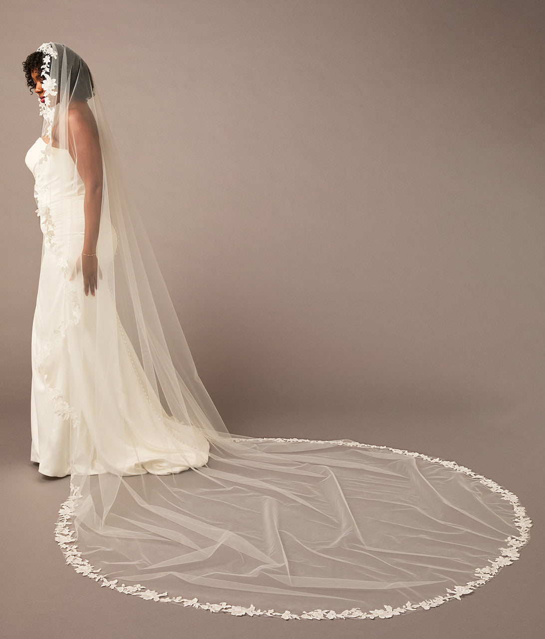 Royal Cathedral Mantilla Bridal Veil | V2689RC-M