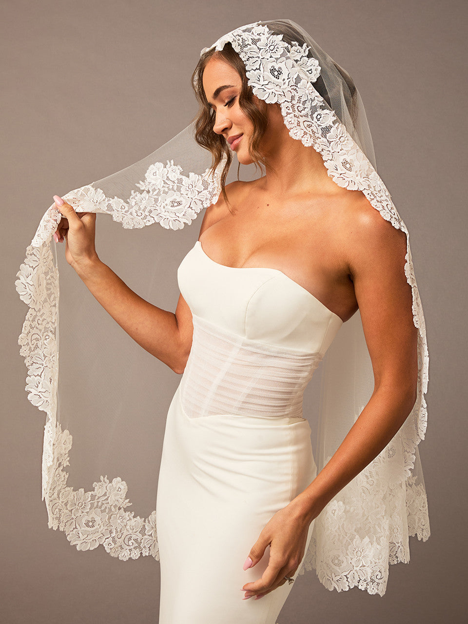 Single Fingertip Mantilla Bridal Veil | V2693SF-M