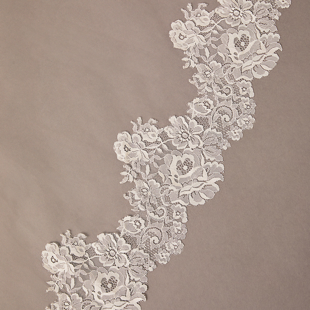 Single Fingertip Mantilla Bridal Veil | V2693SF-M