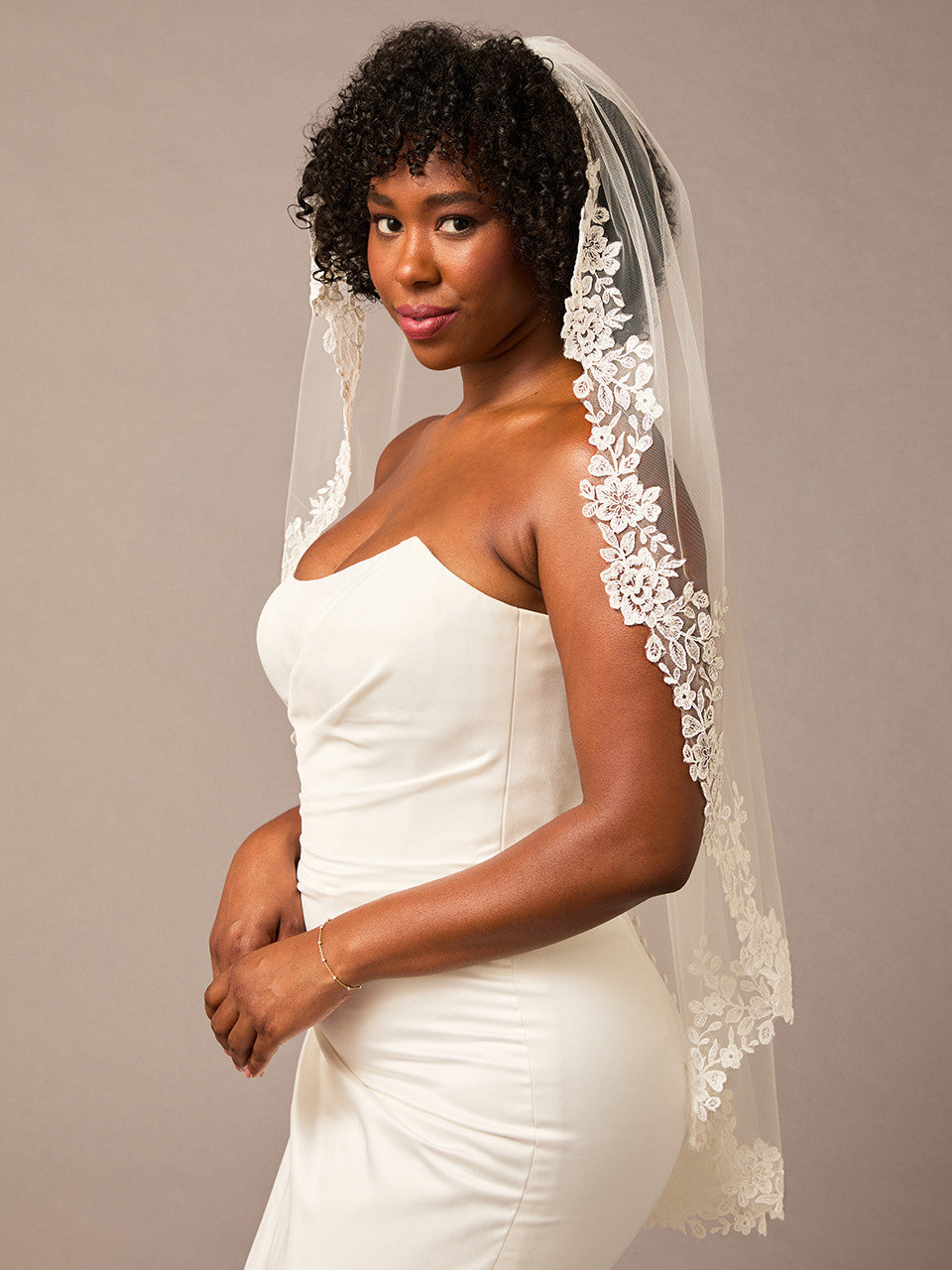 Single Fingertip Bridal Veil | V2683SF