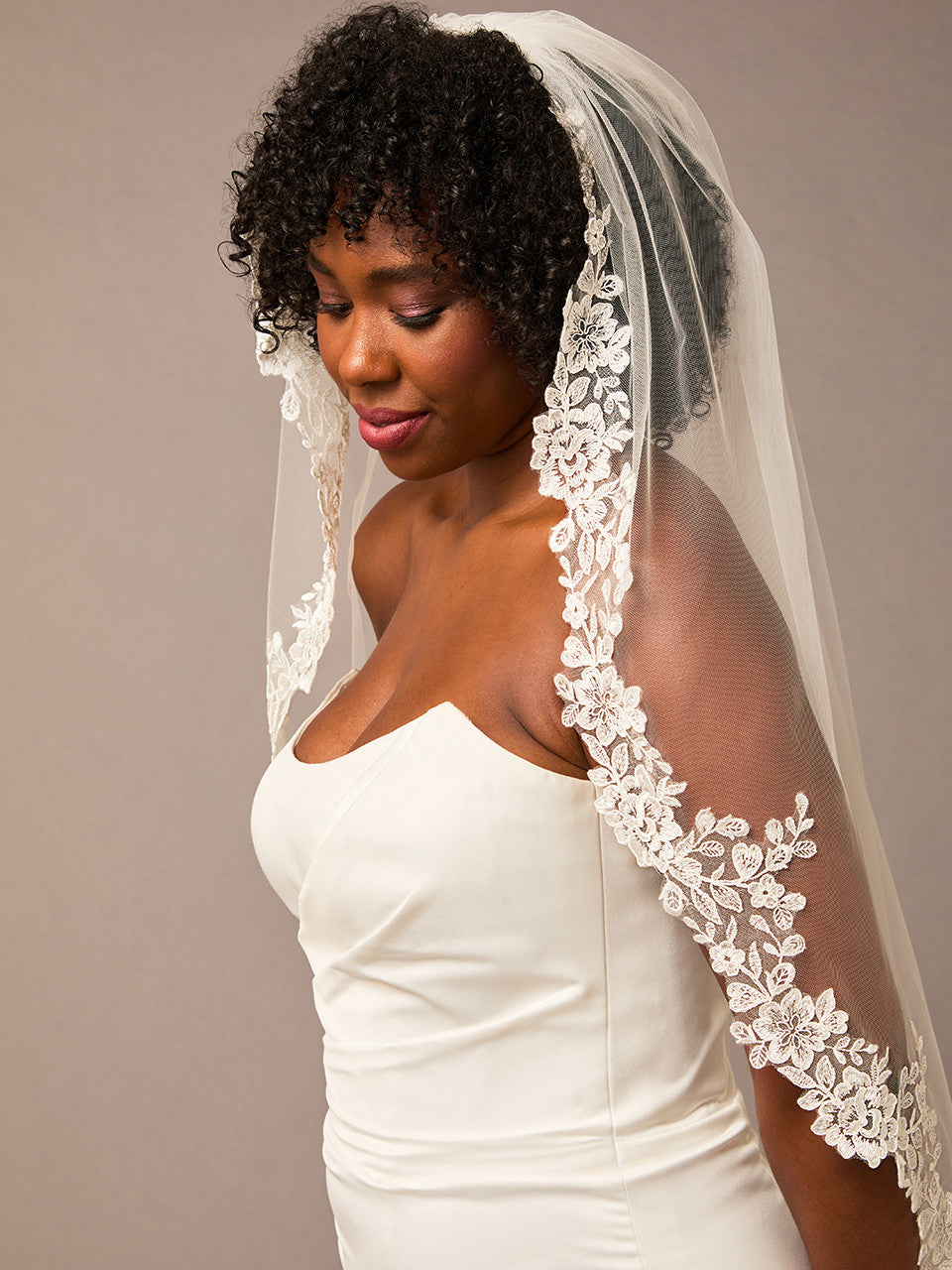 Single Fingertip Bridal Veil | V2683SF