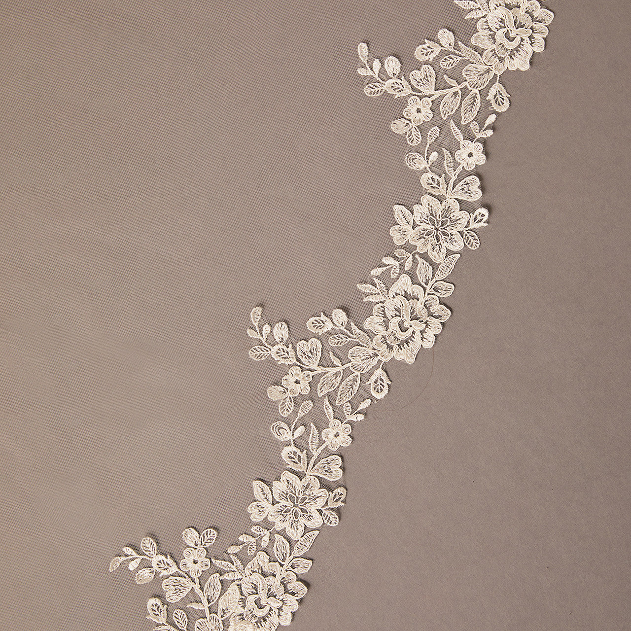 Single Fingertip Bridal Veil | V2683SF