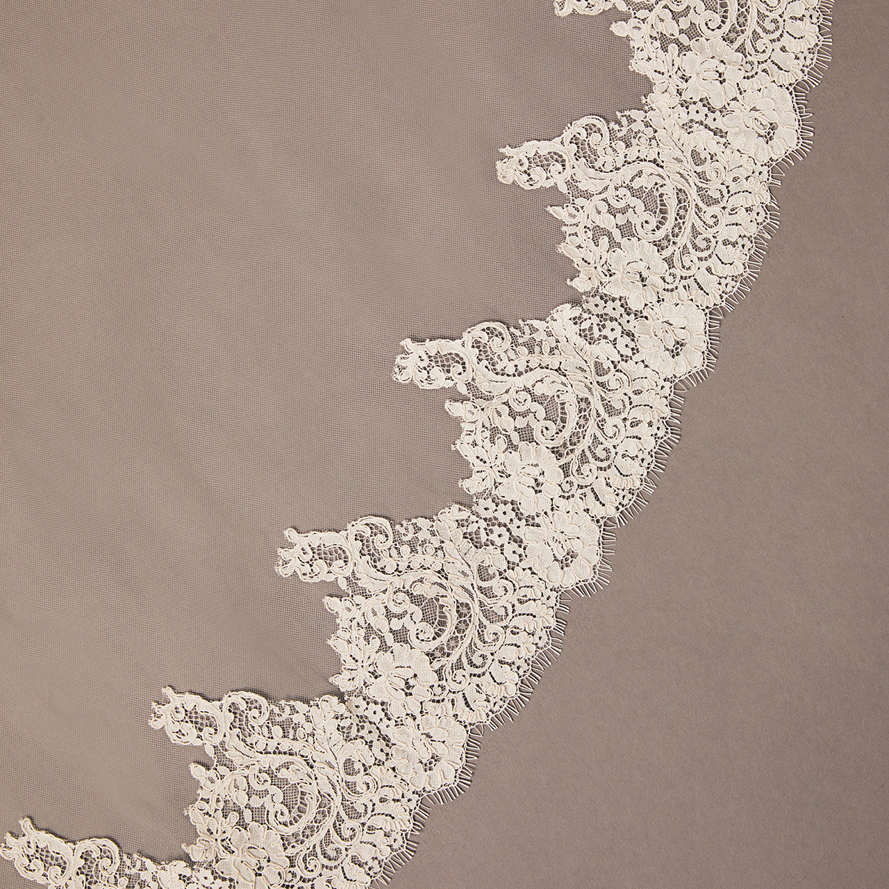 Single Fingertip Mantilla Bridal Veil | V2694SF-M