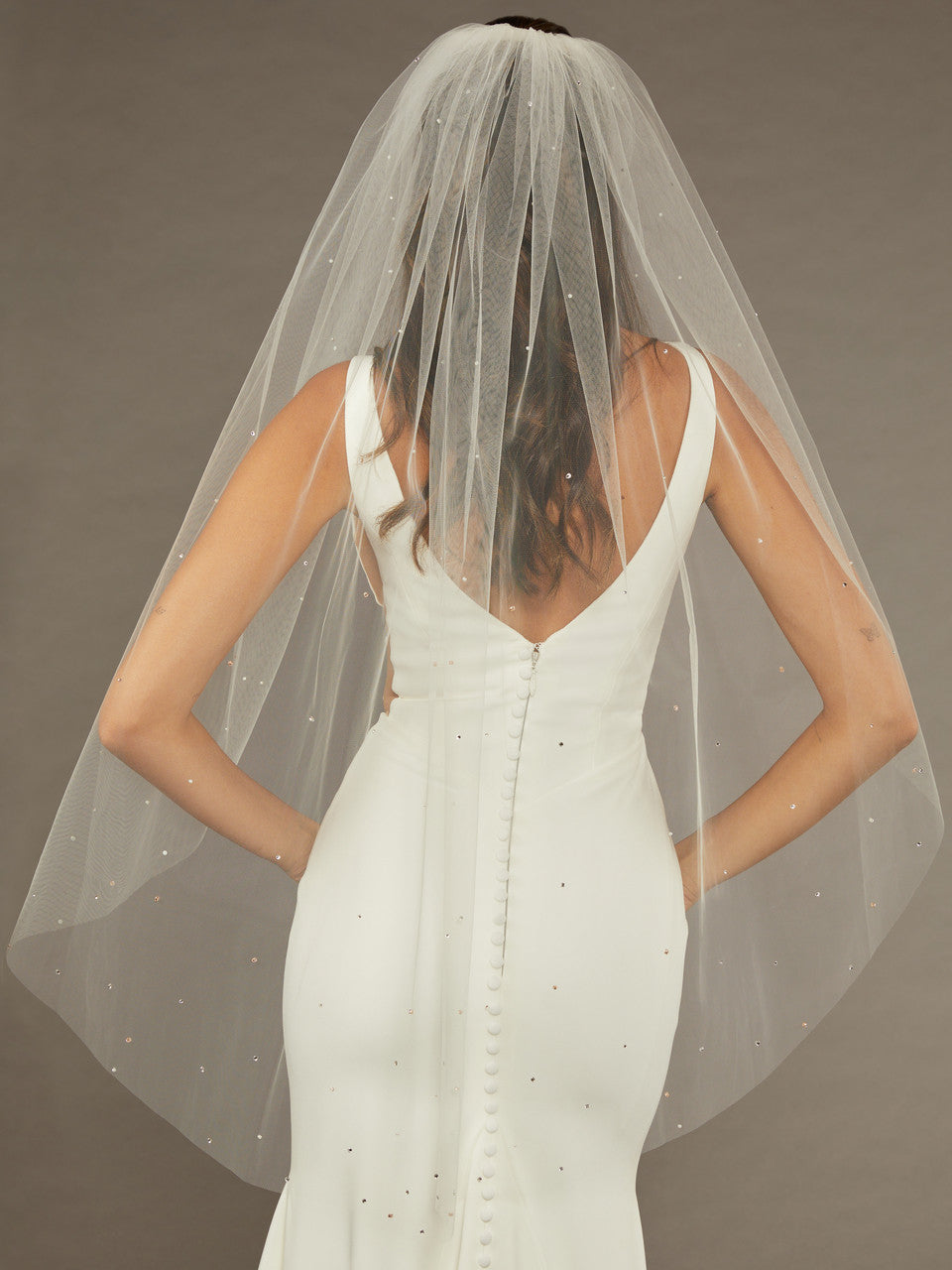 V2485SF Bridal Veil