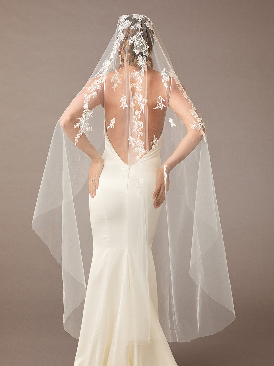 Mantilla Bridal Veil  V2588WZ-M