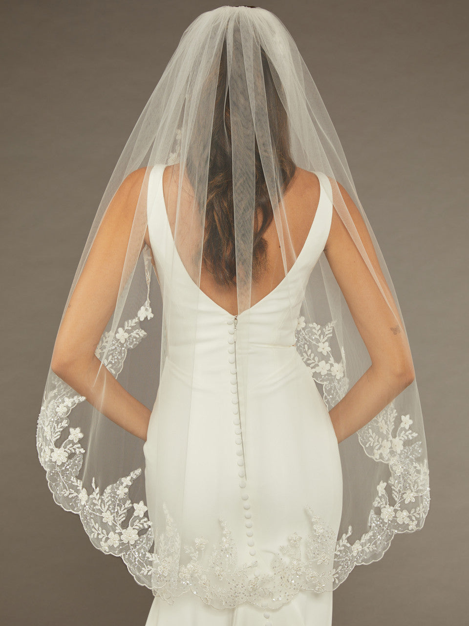 V2499SF Bridal Veil