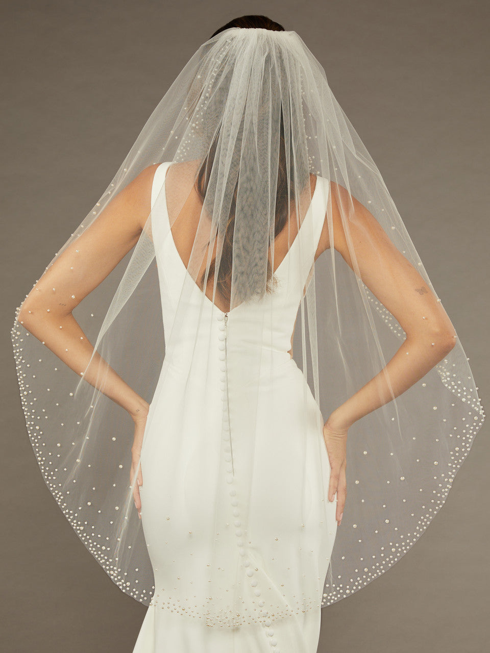 V2487SF Bridal Veil